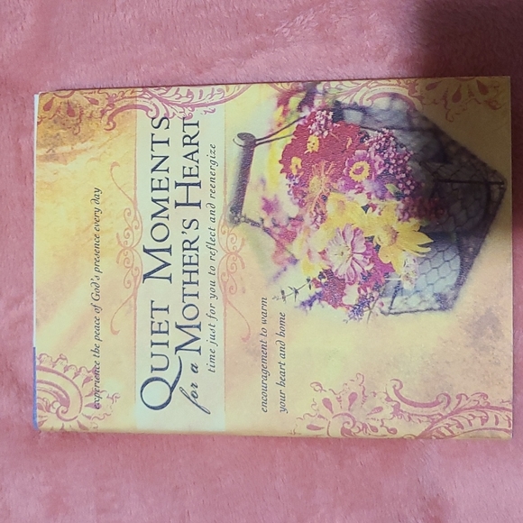 Bundle Of 2 Books For A Mom - Picture 2 of 13